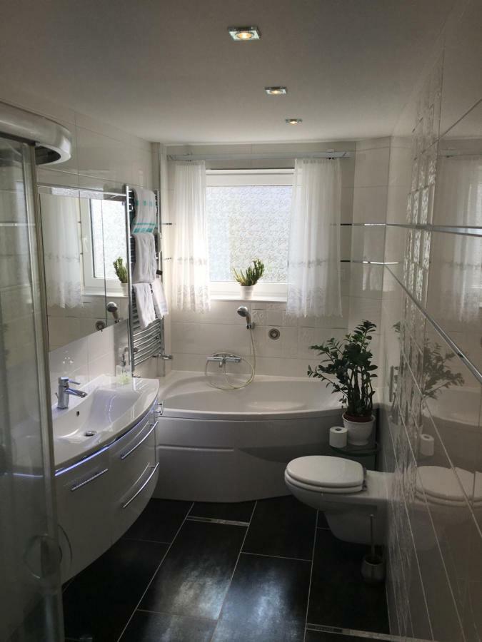 5 Sterne Ferienwohnung Cattaleya Емден Екстер'єр фото